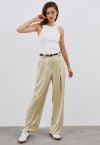 Pantalon droit en satin avec ceinture en similicuir en champagne