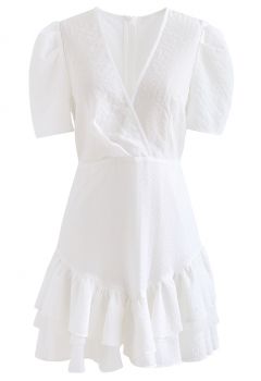 Mini-robe à plusieurs niveaux en relief avec dentelle en blanc