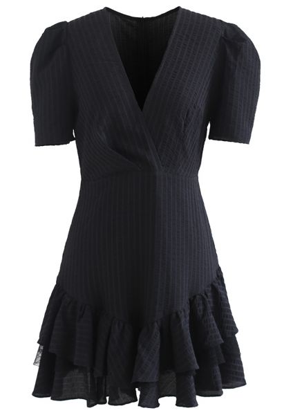 Mini robe à plusieurs niveaux en relief avec dentelle en noir