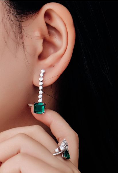 Boucles d'oreilles pendantes avec pierres précieuses émeraude taille Asscher