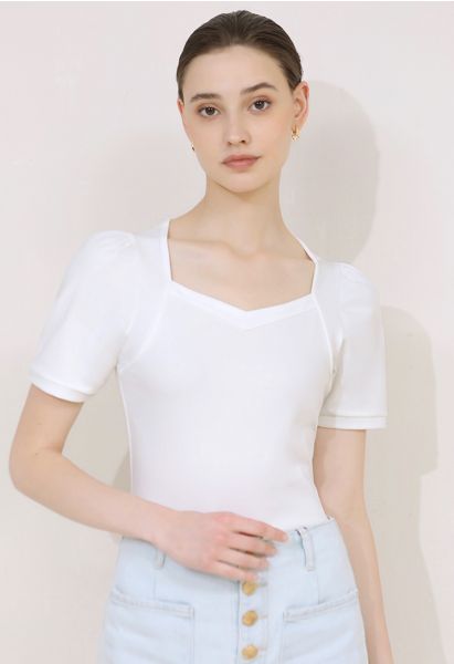 T-shirt à encolure carrée et épaules bouffantes en blanc