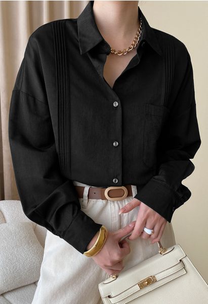 Chemise boutonnée élégante à détails nervurés en noir