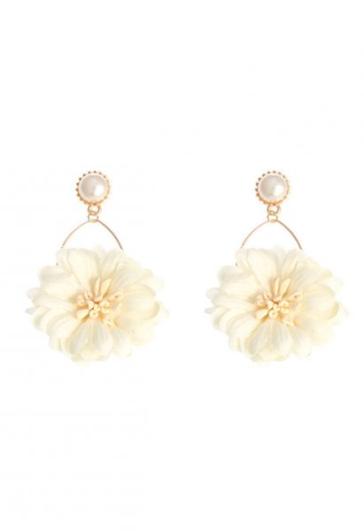 Boucles d'oreilles captivantes en perles de fleurs en crème