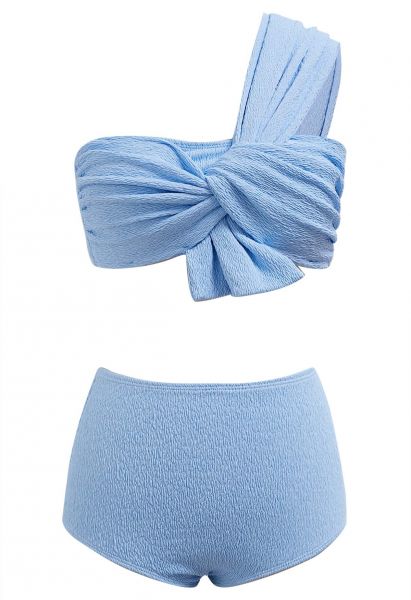 Ensemble de bikini texturé noué à une épaule en bleu