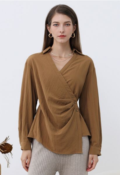 Chemise portefeuille boutonnée à col et plis latéraux en caramel