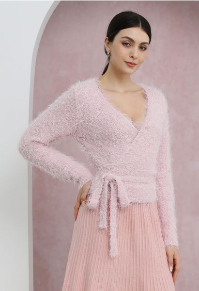 Haut en tricot pelucheux à col en V et taille nouée en rose clair