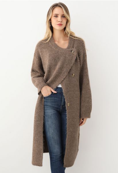 Cardigan long en tricot boutonné asymétrique enveloppé de chaleur en marron