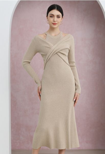 Robe mi-longue en tricot à découpes et devant croisé en sable