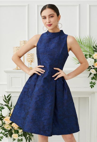 Magnifique robe sans manches en jacquard fleuri bleu roi