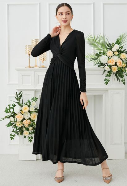 Robe longue plissée scintillante à devant torsadé en noir