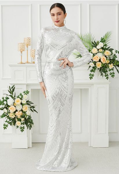 Robe sirène à col montant et sequins géométriques en blanc