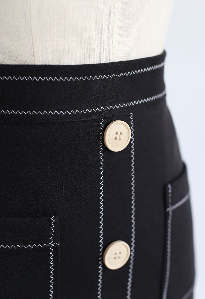 Mini-jupe boutonnée à poches contrastées en noir