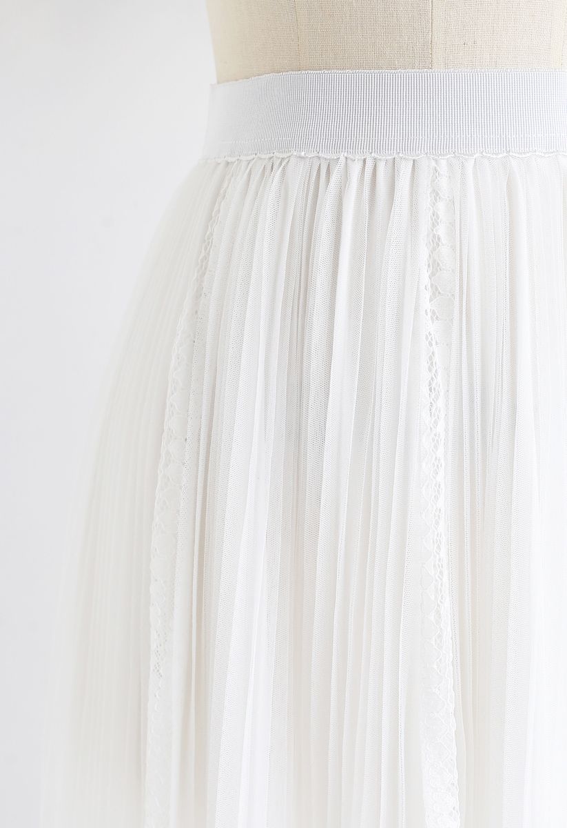 Jupe mi-longue plissée en dentelle en maille exquise en blanc