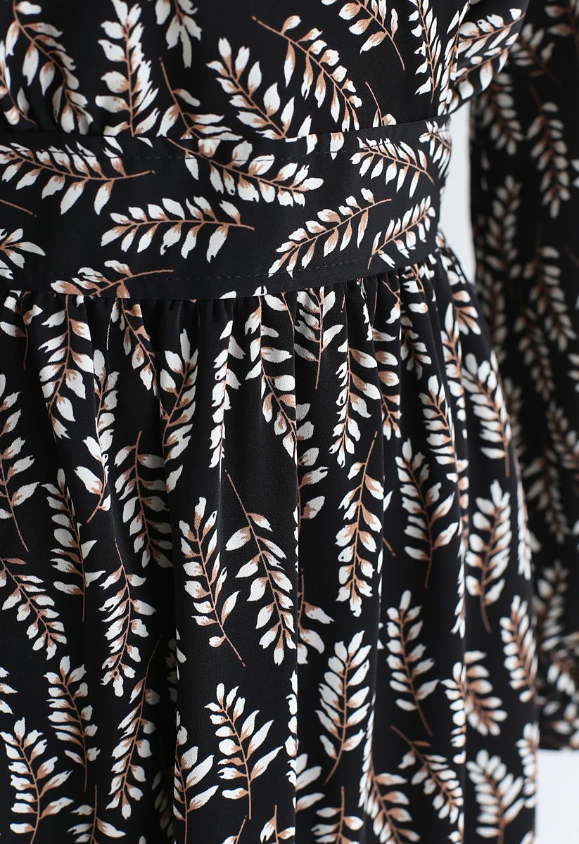Robe longue portefeuille à imprimé feuilles d'été en noir