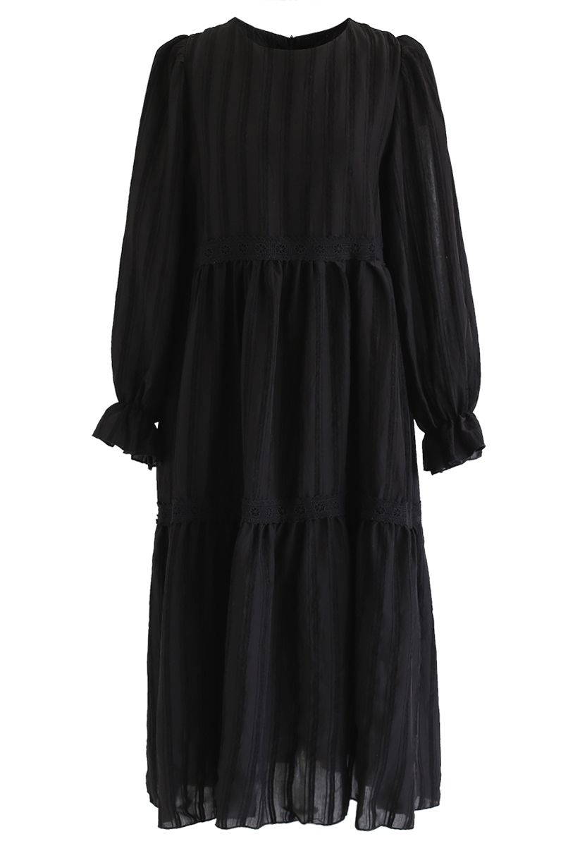 Robe Dolly à manches bouffantes et bordure en crochet en noir