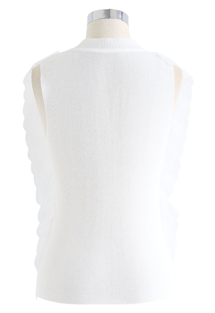 Haut en tricot sans manches en dentelle boutonnée en blanc