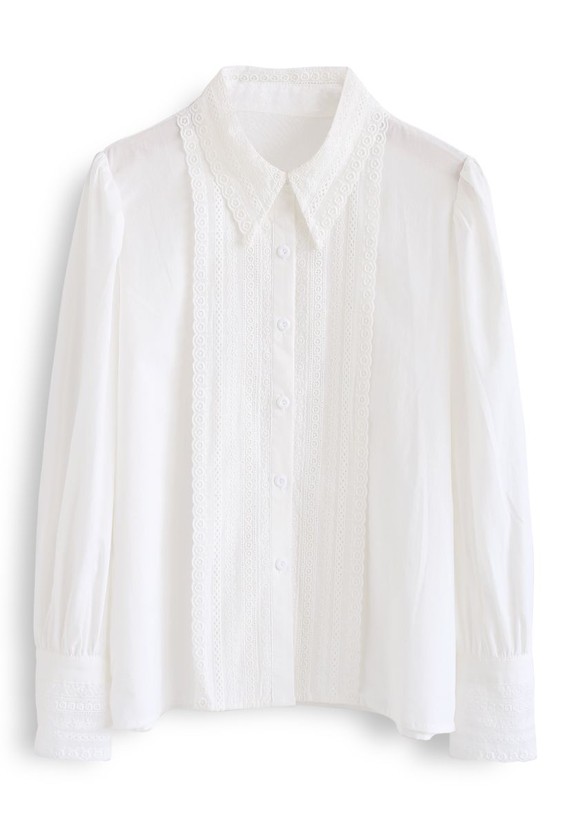 Chemise boutonnée à bordure crochetée en blanc