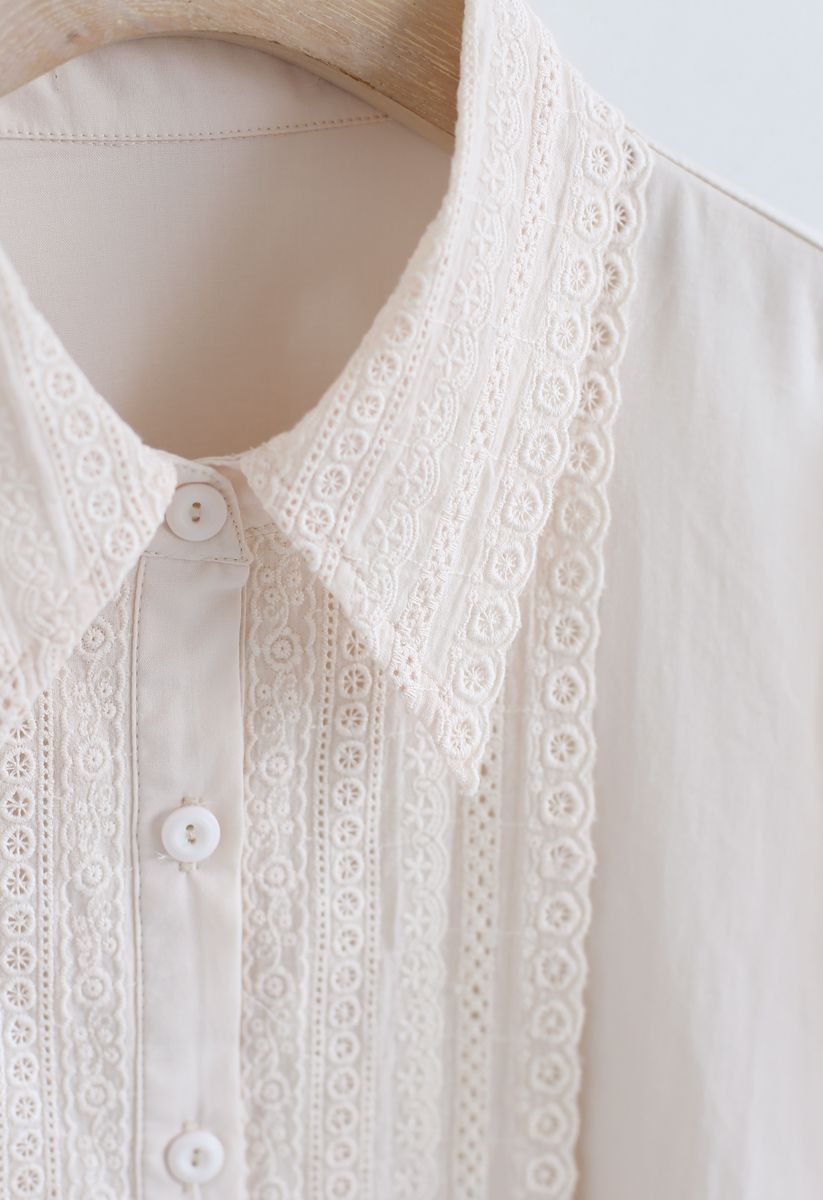 Chemise boutonnée à bordure en crochet en crème