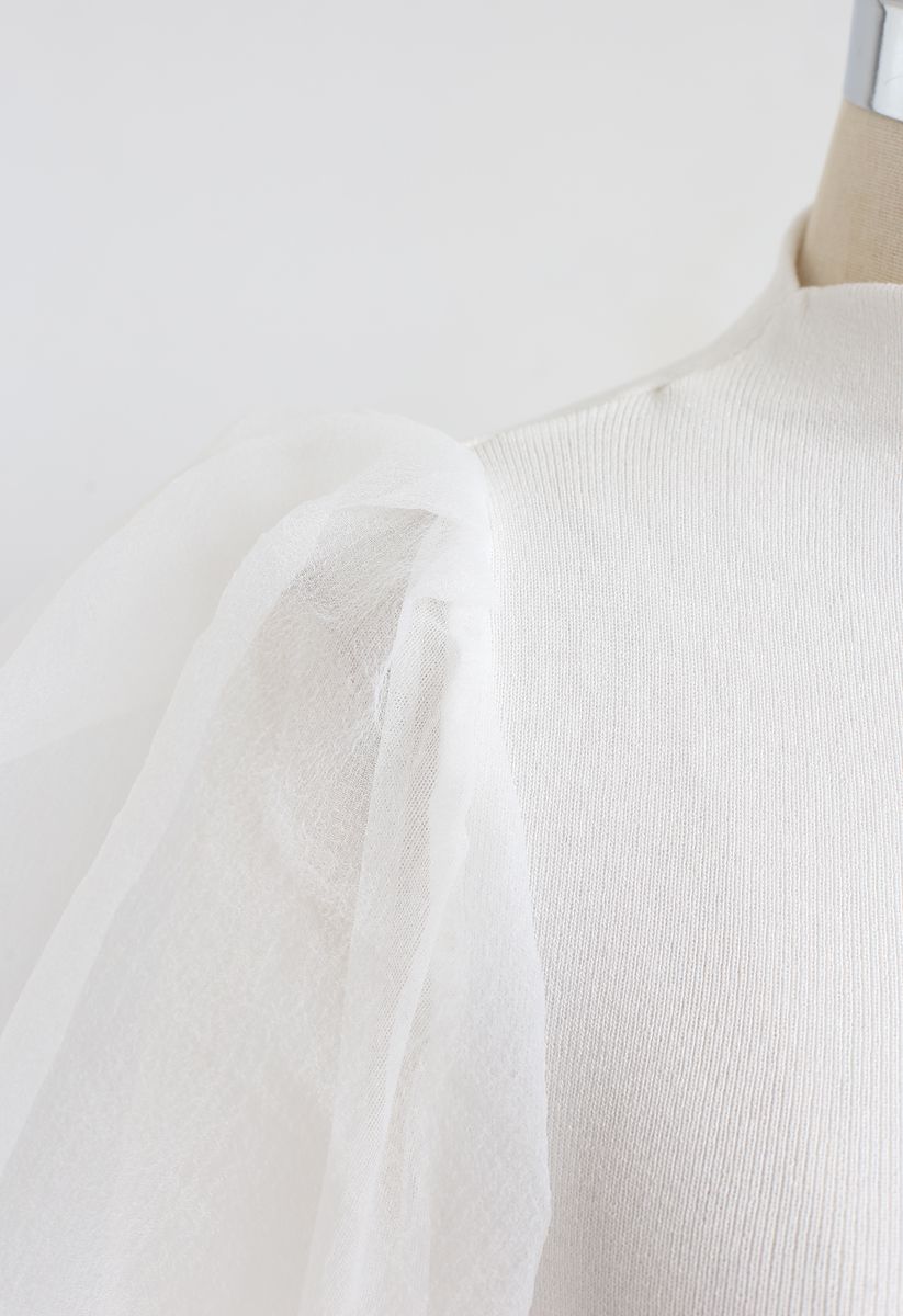Haut ajusté en tricot à manches bouffantes en organza blanc