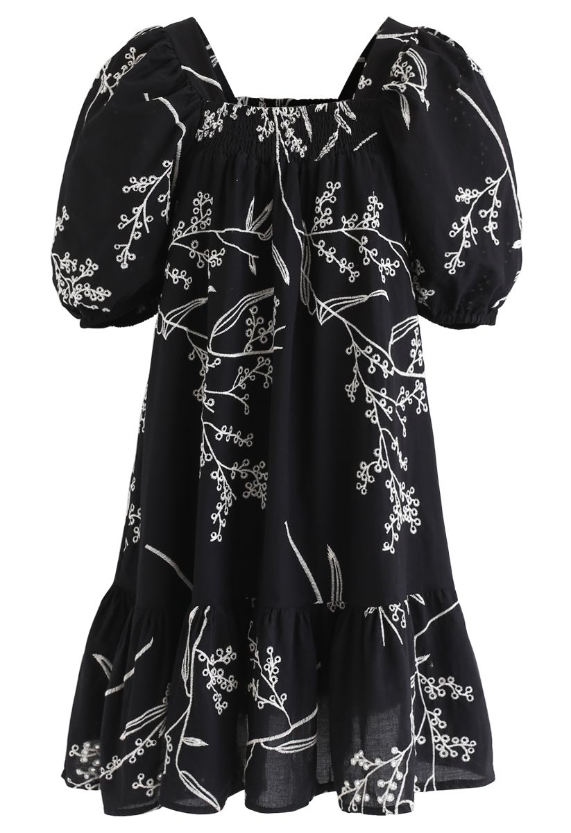 Robe Dolly à Manches Bouffantes Brodées Fleurs Sauvages en Noir