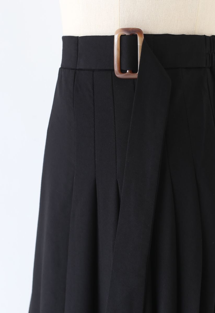 Jupe mi-longue ceinturée avec détails plissés en noir
