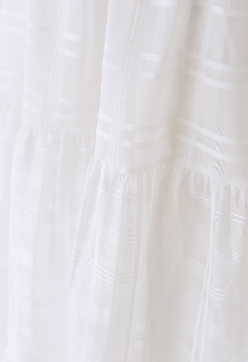 Robe en organza à carreaux avec bordure en dentelle en blanc