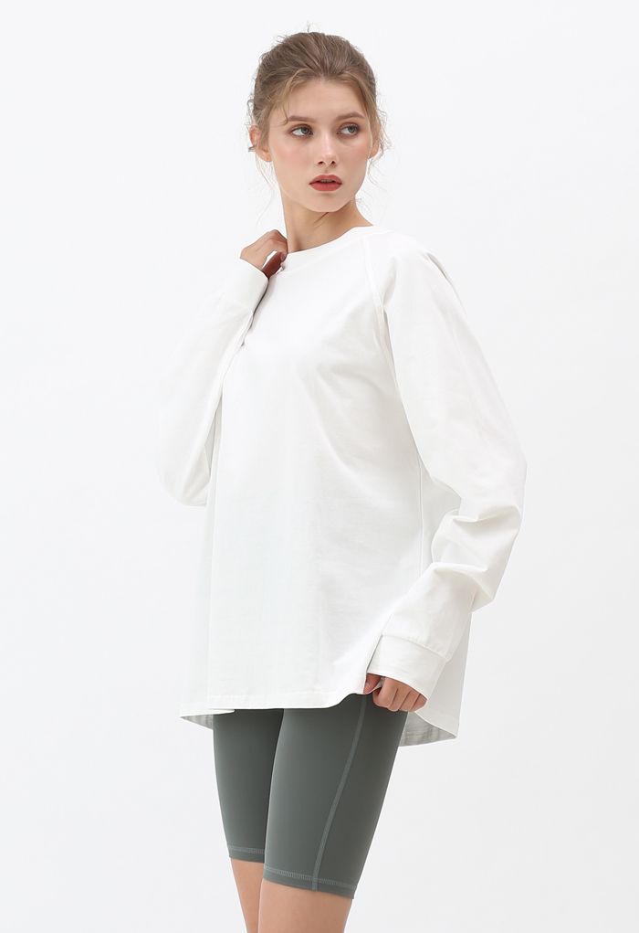 Sweat-shirt ample à manches longues en blanc