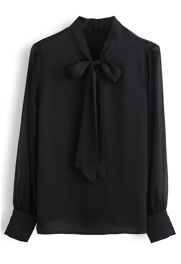 Haut smocké à col foulard en noir