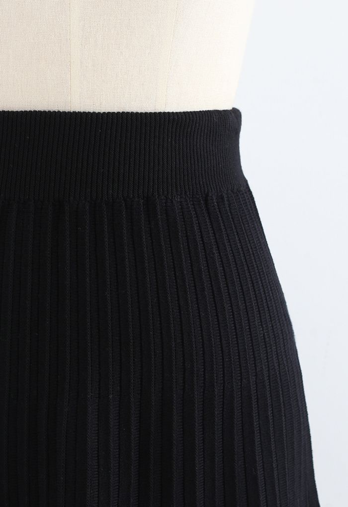 Jupe mi-longue en maille plissée à bordure en dentelle en noir