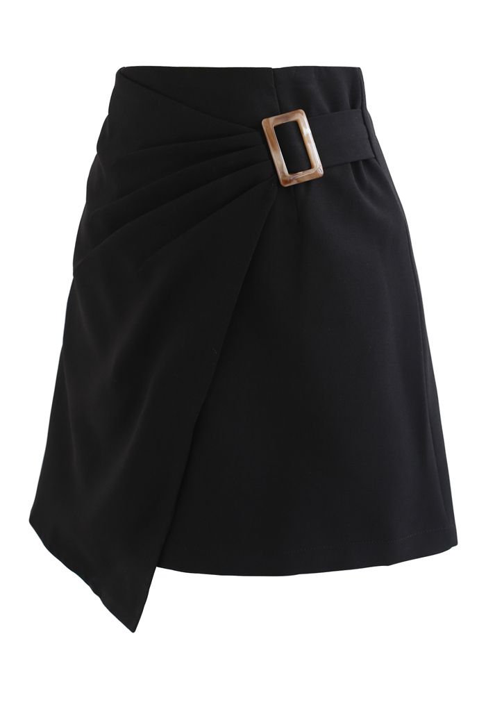 Mini-jupe asymétrique avec ceinture froncée sur le côté en noir