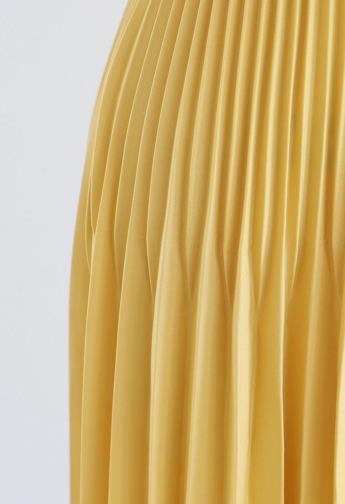 Jupe mi-longue plissée A-Line de couleur unie en moutarde