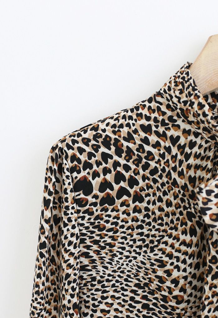 Chemise en mousseline à imprimé léopard et nœud papillon