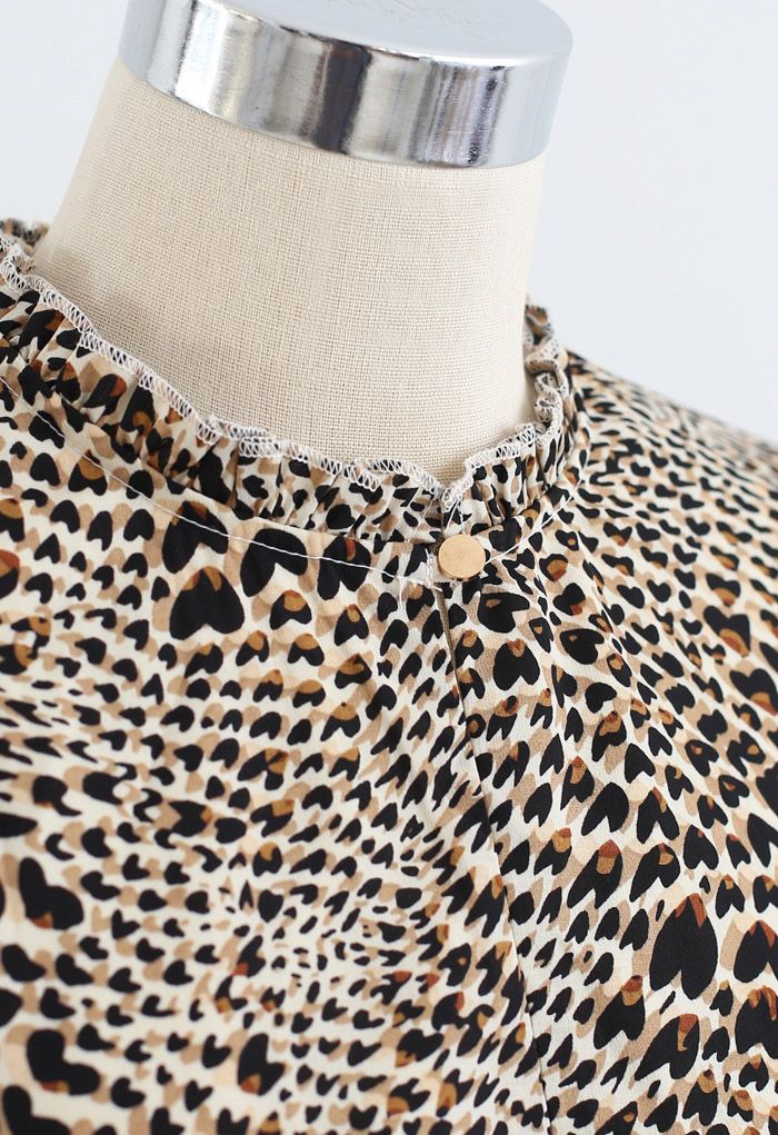 Robe boutonnée à imprimé léopard et manches bouffantes