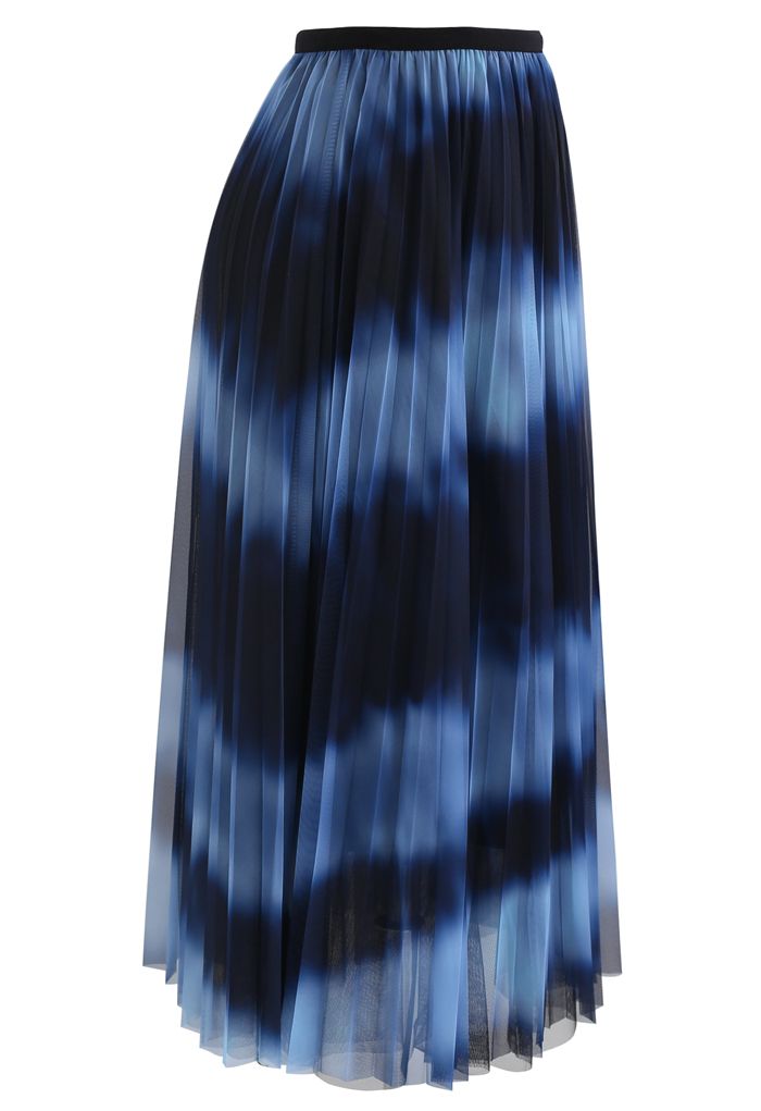 Jupe mi-longue plissée en tulle à mailles color-block en bleu