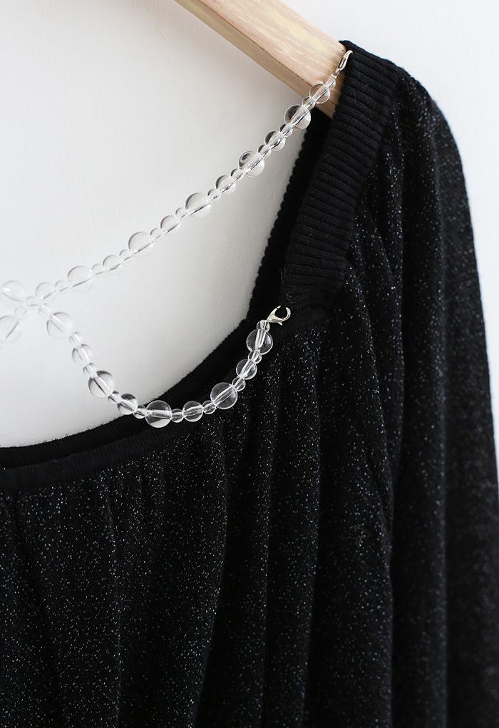 Haut court en tricot à col carré et perles entrecroisées en noir