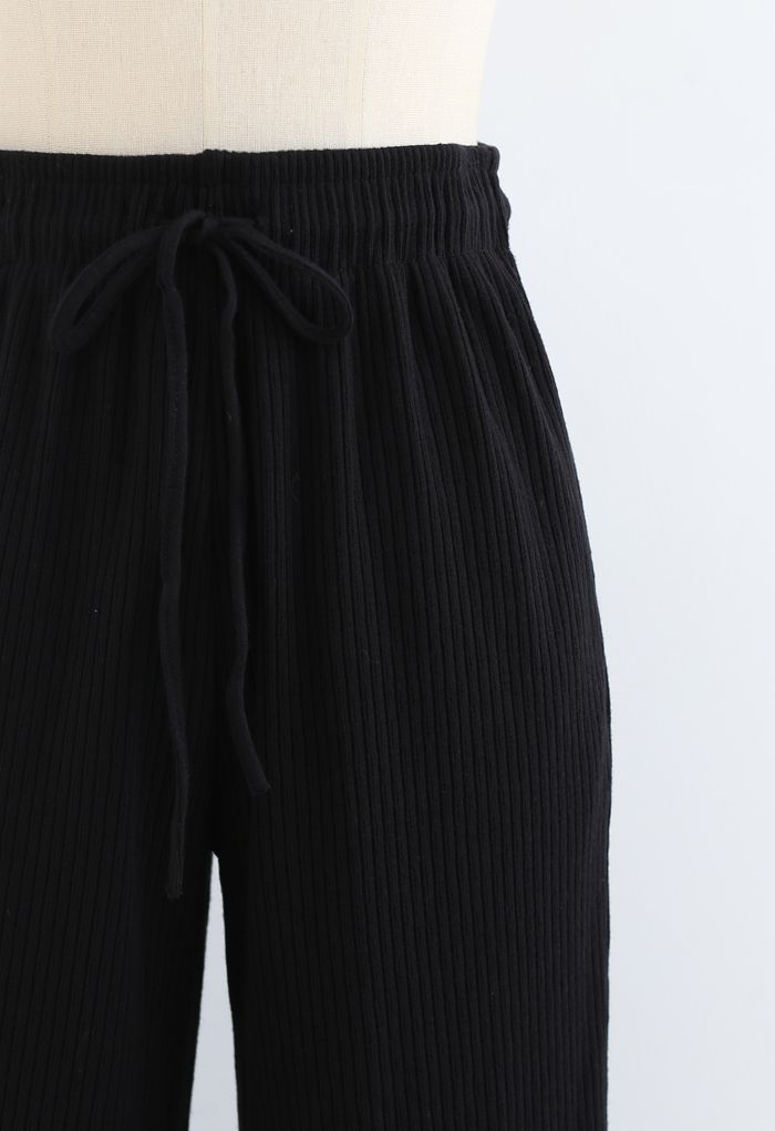 Pantalon court en tricot à jambe large et cordon de serrage en noir