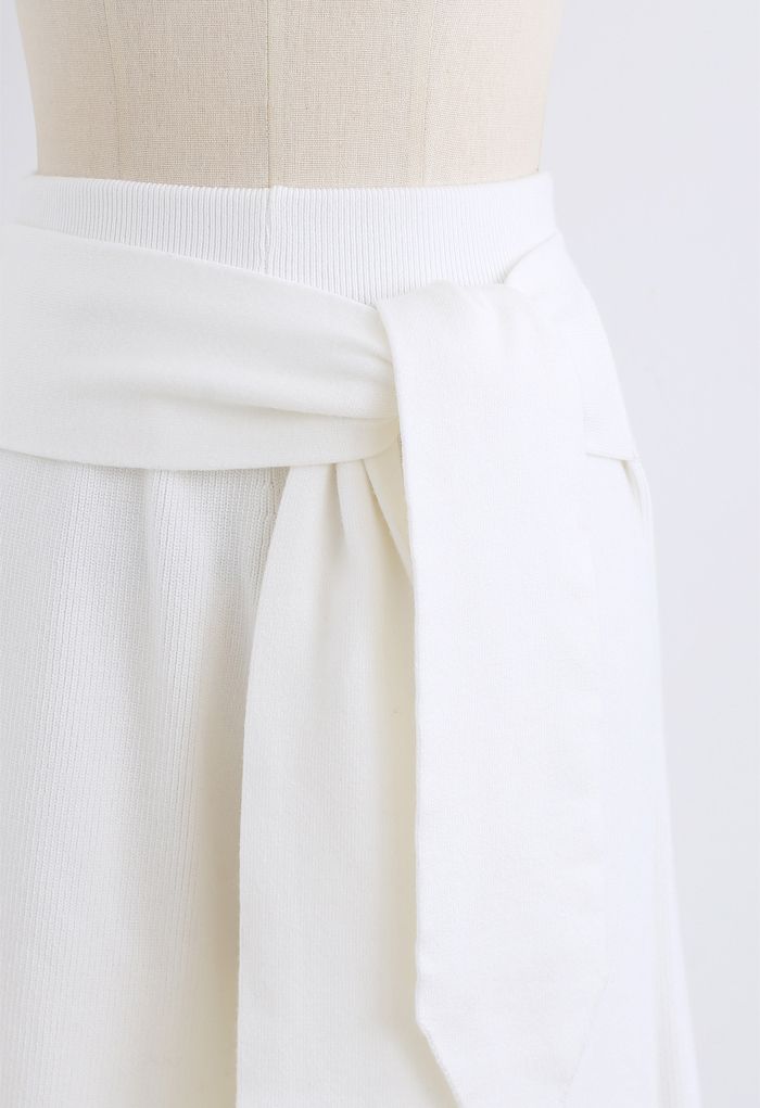 Pantalon large en tricot à taille nouée en blanc
