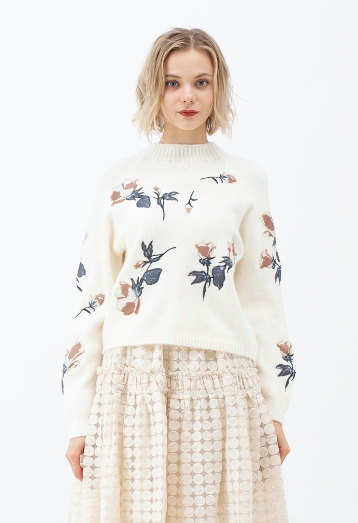 Pull en tricot brodé à imprimé floral numérique en crème