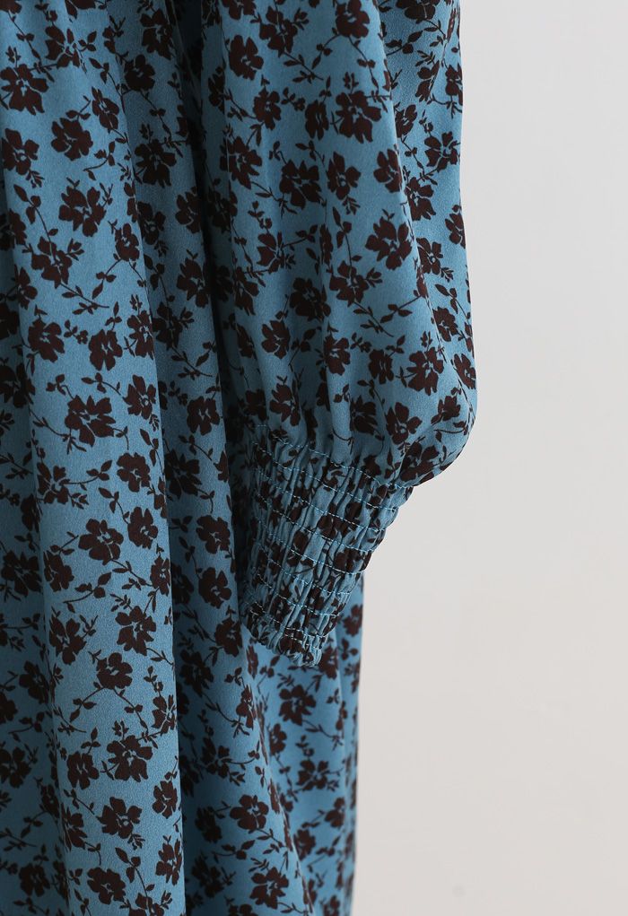 Robe à col en V imprimé fleuret à épaules rembourrées en turquoise