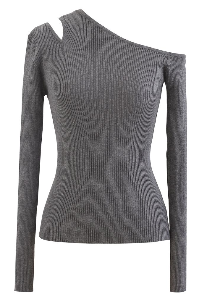 Haut asymétrique en tricot ajusté à épaules dénudées et découpes en gris
