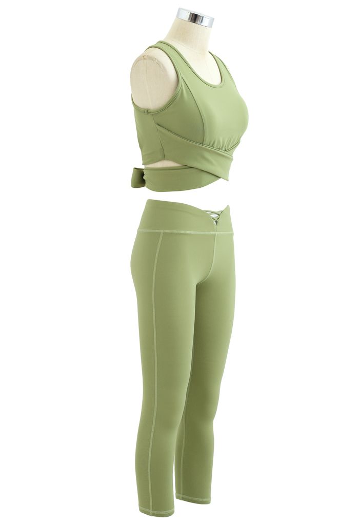 Ensembles de soutien-gorge de sport et de leggings courts à taille nœud papillon à dos ouvert en vert