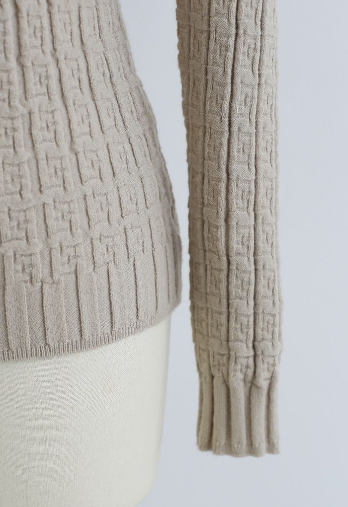 Haut ajusté en tricot à col haut et relief labyrinthe en sable