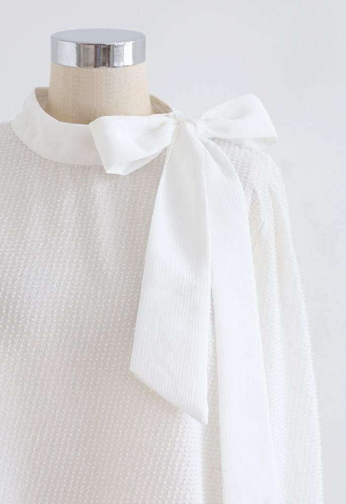 Tie a Bow Shimmer Tassel Top en Blanc