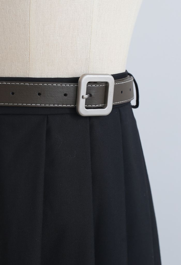 Jupe mi-longue plissée à ceinture classique en noir