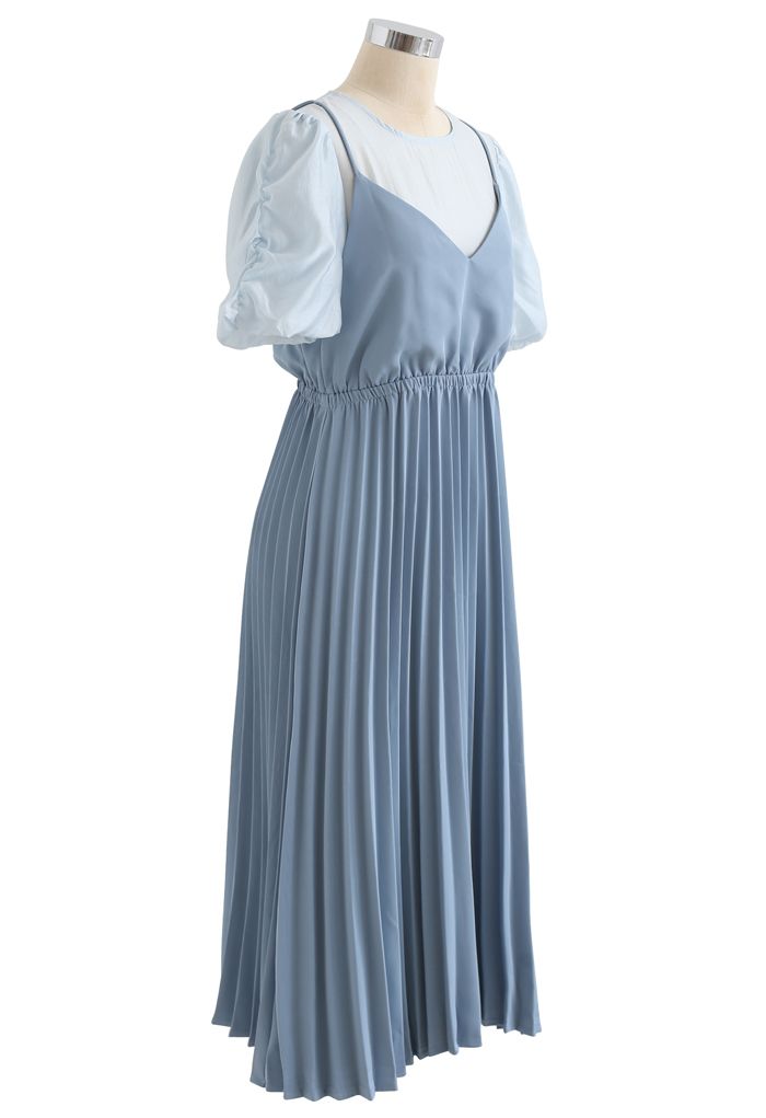 Robe mi-longue plissée à deux pièces en bleu