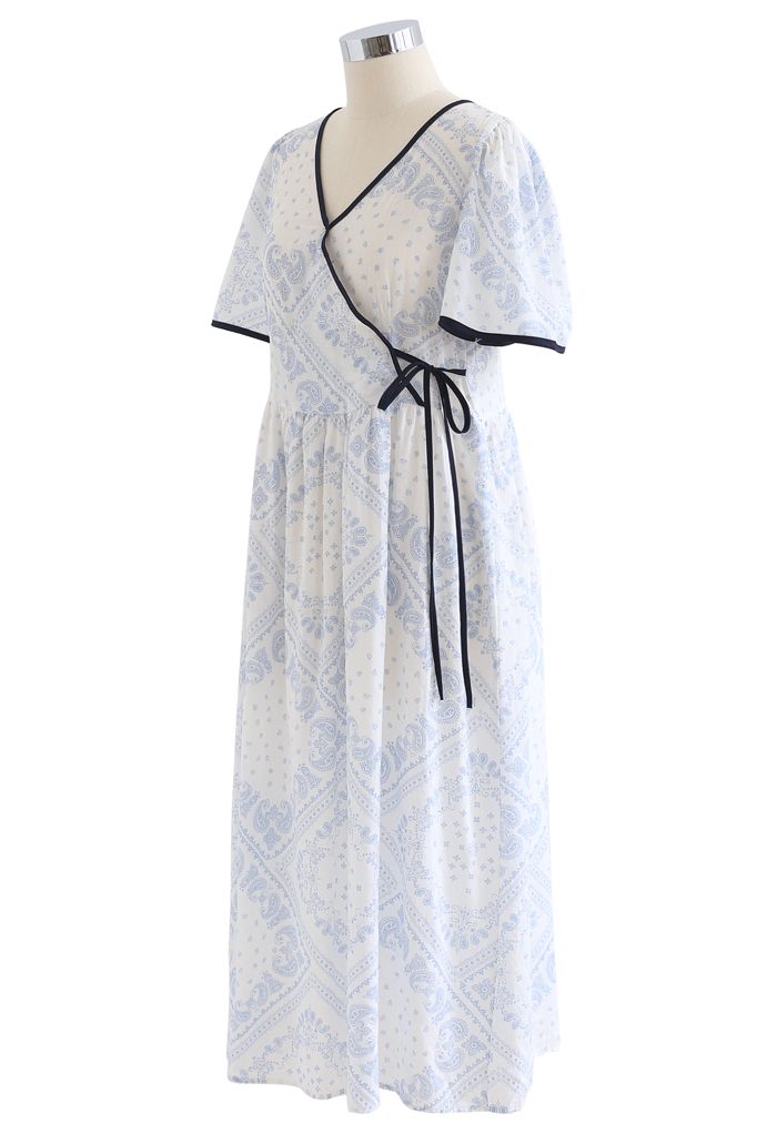 Robe en coton à passepoil imprimé cachemire en bleu clair