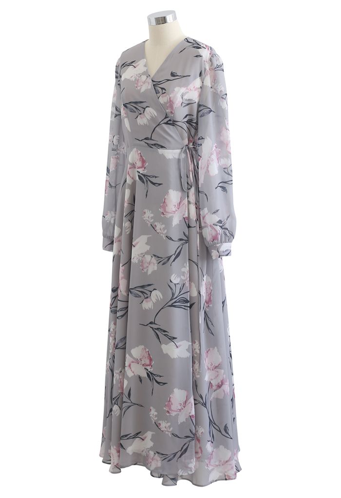 Superbe robe longue grise en mousseline de soie à imprimé floral