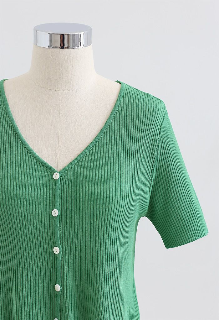 Haut en tricot côtelé à manches courtes et col en V boutonné en vert