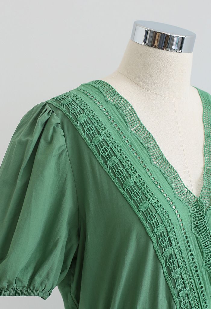 Robe Mi-Longue Enveloppée à Manches Bulles en Dentelle Insérée en Vert