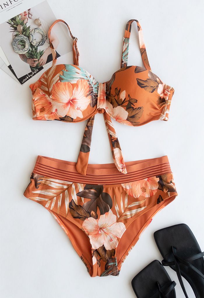 Ensemble de bikini bustier imprimé feuilles tropicales en orange